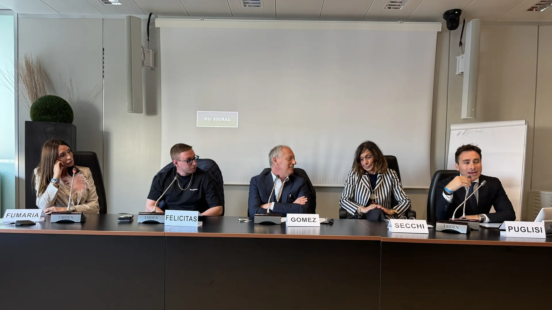 Oltre il visibile - No al bullismo